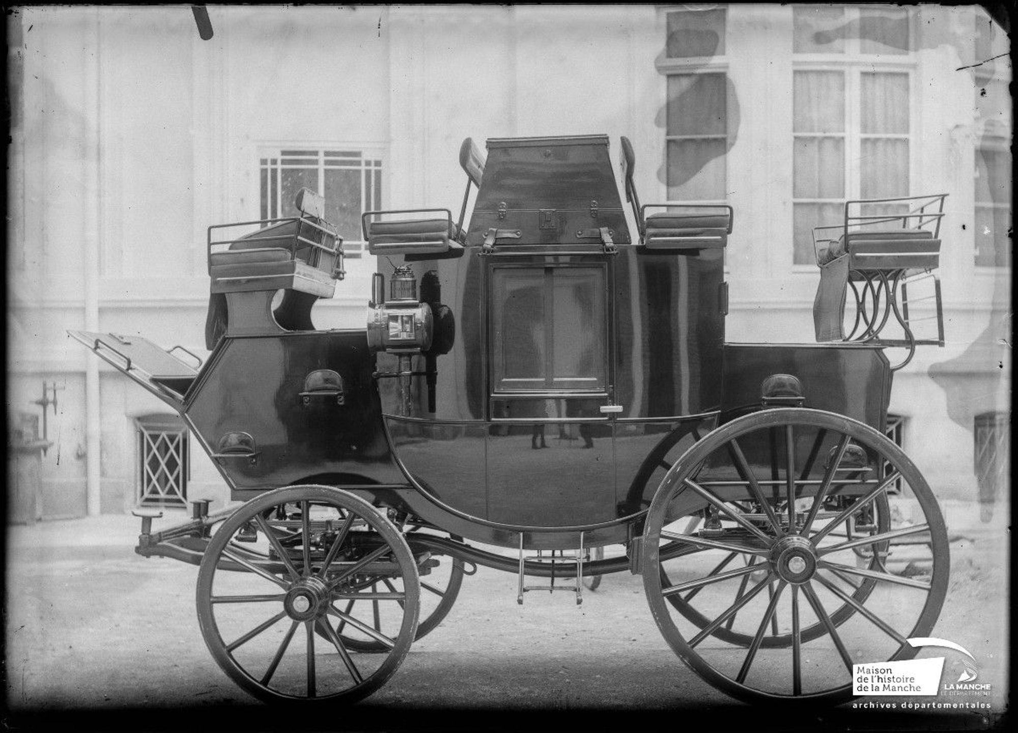 Fonds Henry Grandin de Mansigny, 121 Fi